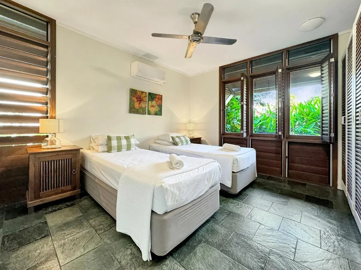 Wongalinga Beachfront Apt 6 Mission Beach Apartment