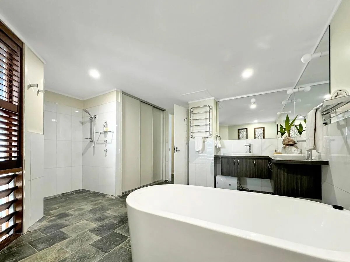 Wongalinga Beachfront Apt 6 Mission Beach 0*,