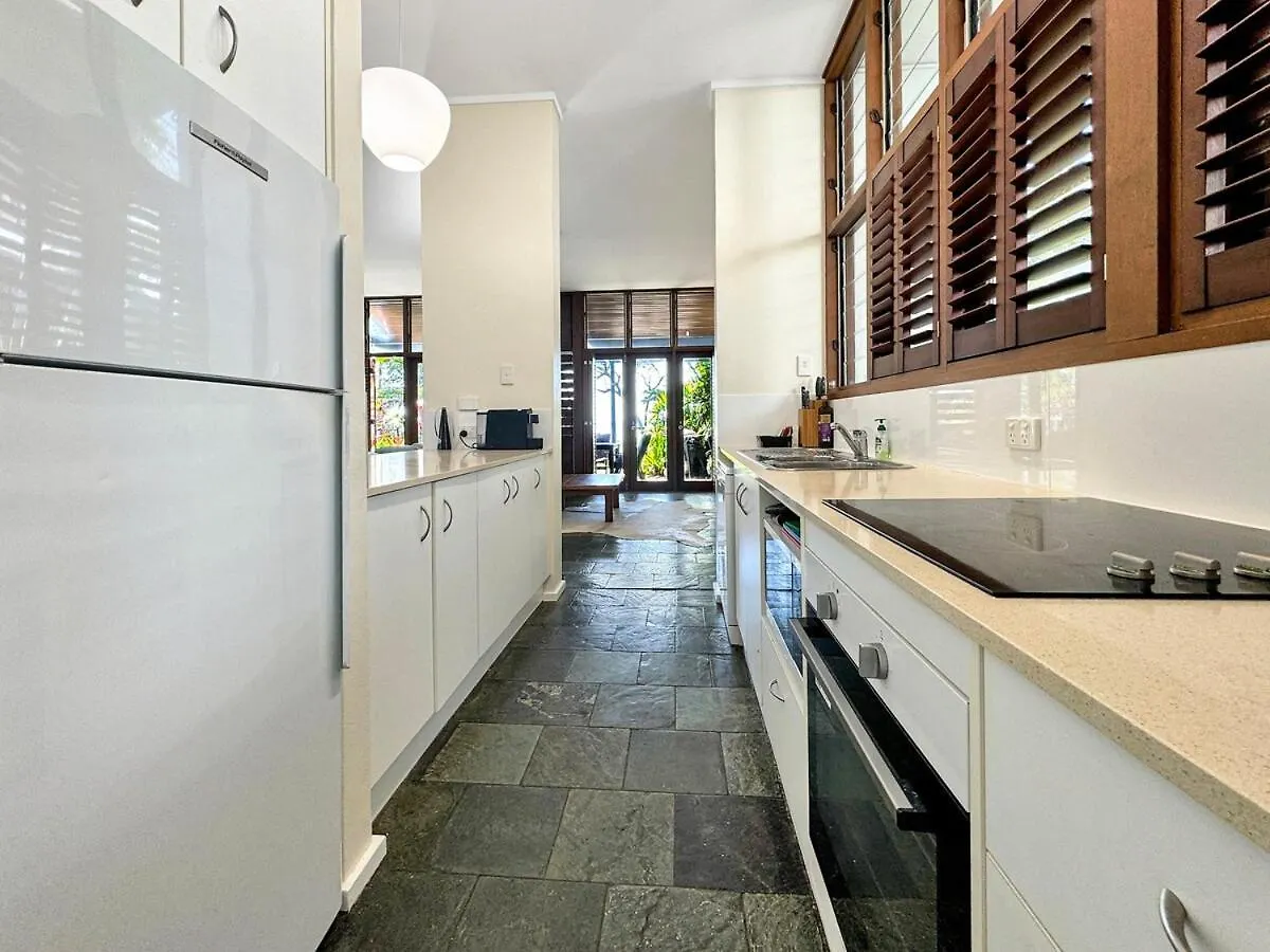Apartment Wongalinga Beachfront Apt 6 Mission Beach Australia