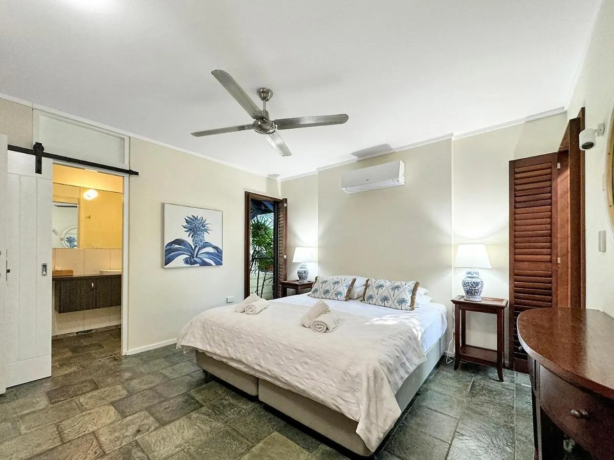 Wongalinga Beachfront Apt 6 Mission Beach Apartment